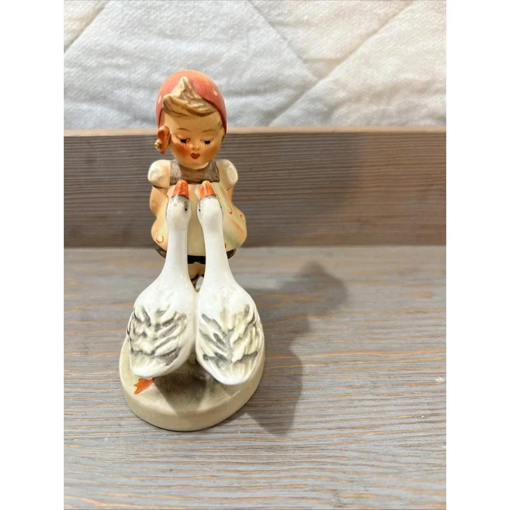 Vintage Hummel Goebel Goose Girl 47‎ 3/0 TMK-3!  Stylized Bee!  1960s